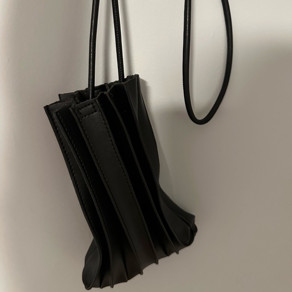 Oak and Fort Pleated Cross body bag - Picture 3 of 6